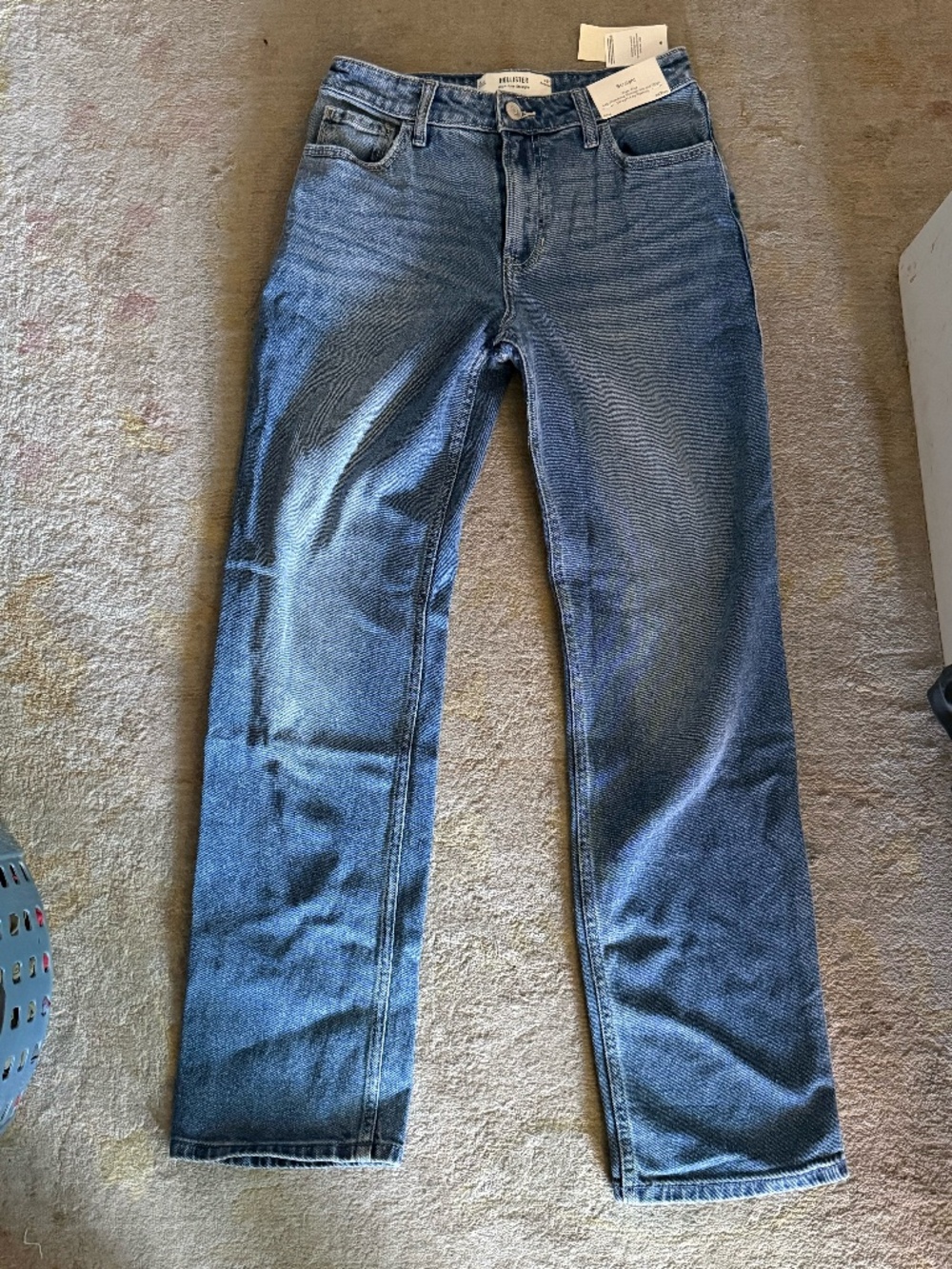 Hollister High-Rise Straight Leg Jeans - Medium Wash